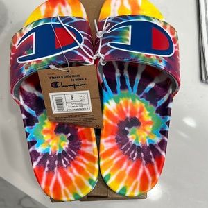 Champion slides men’s size 8 rainbow tie dye